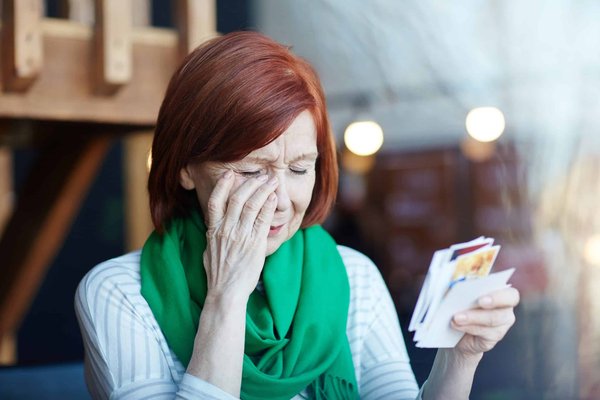 Quels conseils pour intégrer des éléments de mode des années 70 dans une garde-robe moderne?